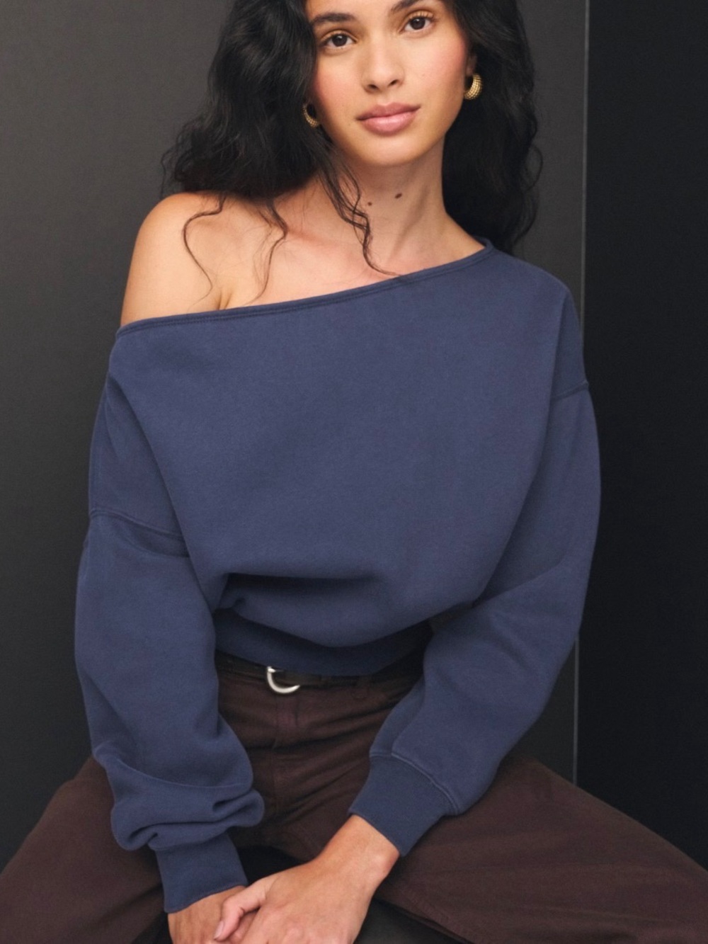 Abercrombie & Fitch Off-Shoulder Navy Sweatshirt